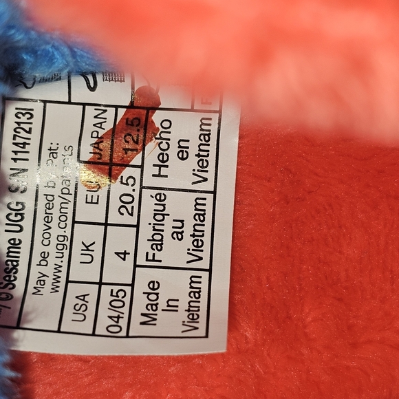 Sesame Street Kids Plush Slippers - Blue and Red - Picture 8 of 10